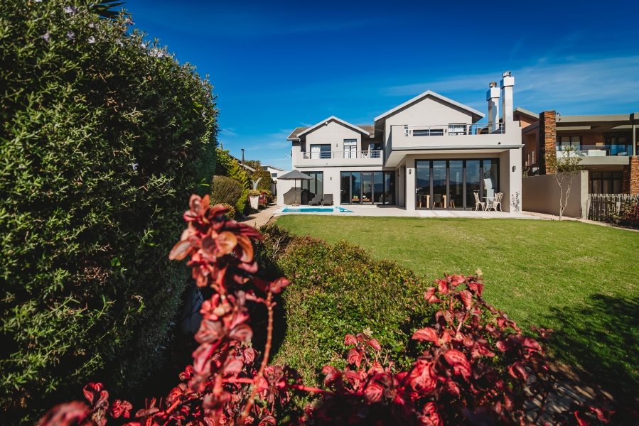 4 Bedroom Property for Sale in Herolds Bay Western Cape
